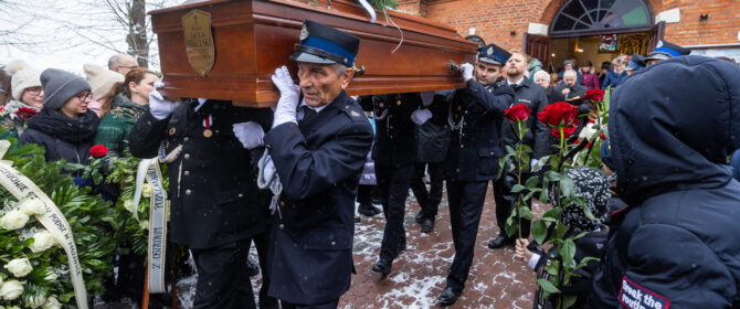 Społeczność Mszanki pożegnała swojego kapłana. Pogrzeb Ś.P. księdza Jacka Mikulskiego (FILM, FOTO)